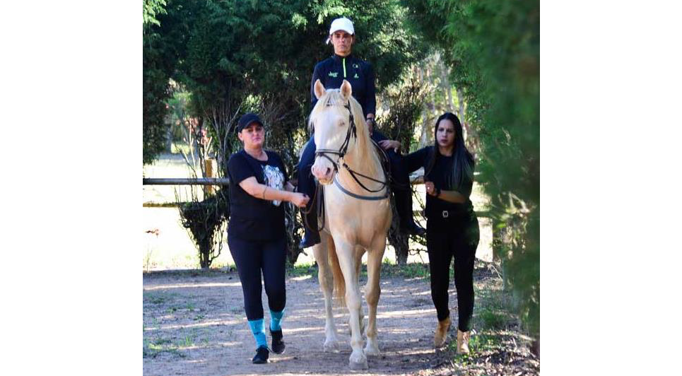 CONDUÇÃO E TREINAMENTO DO CAVALO DE EQUOTERAPIA (50h)